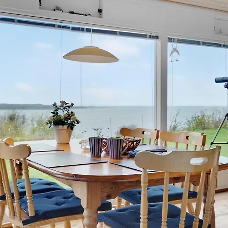 Two-bedroom In Holiday home *