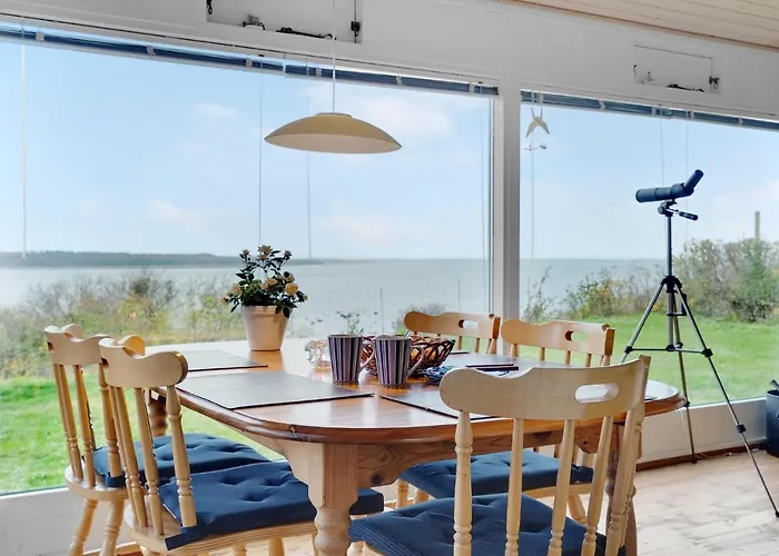 Two-bedroom In 펜션 *
